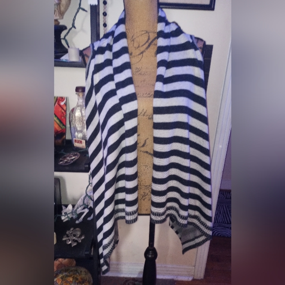 GAP Black And White Stripe Knit Sweater
